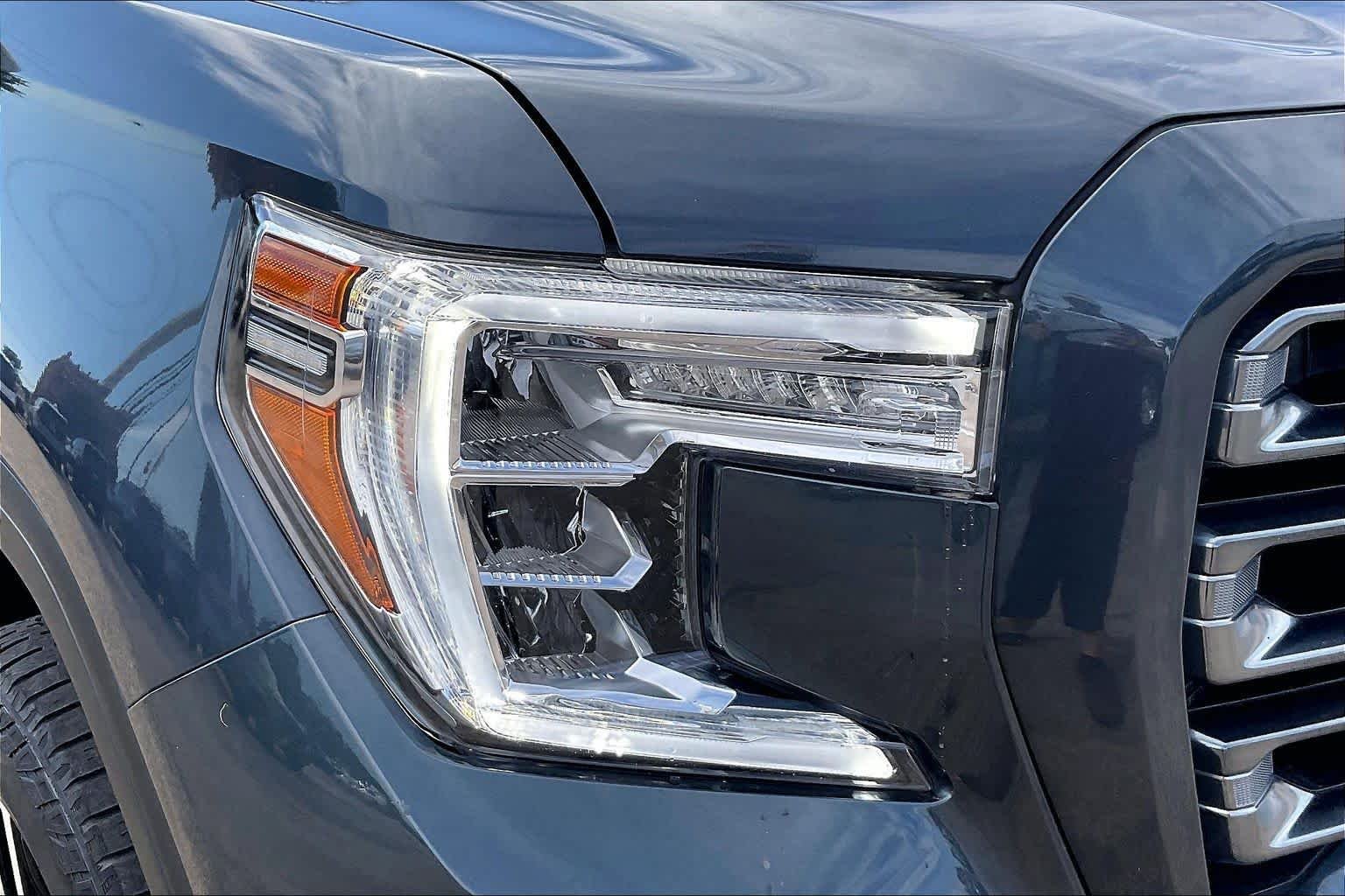 Used 2022 Dark Sky Metallic GMC AT4 image 24
