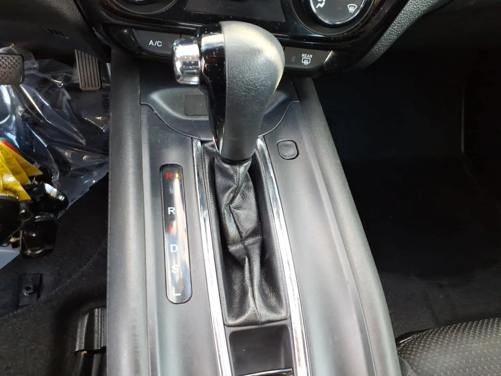 Certified Used 2020 Crystal Black Pearl Honda LX image 19