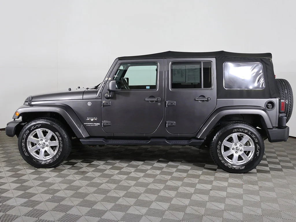 Used 2018 Crystal Metallic Jeep Unlimited Sahara image 12