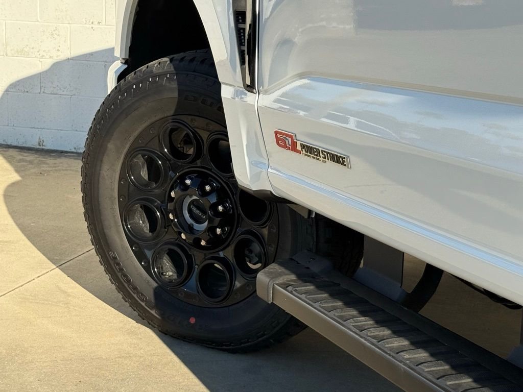 New 2026 Star White Metallic Tri-Coat Ford F-250® Lariat® image 16
