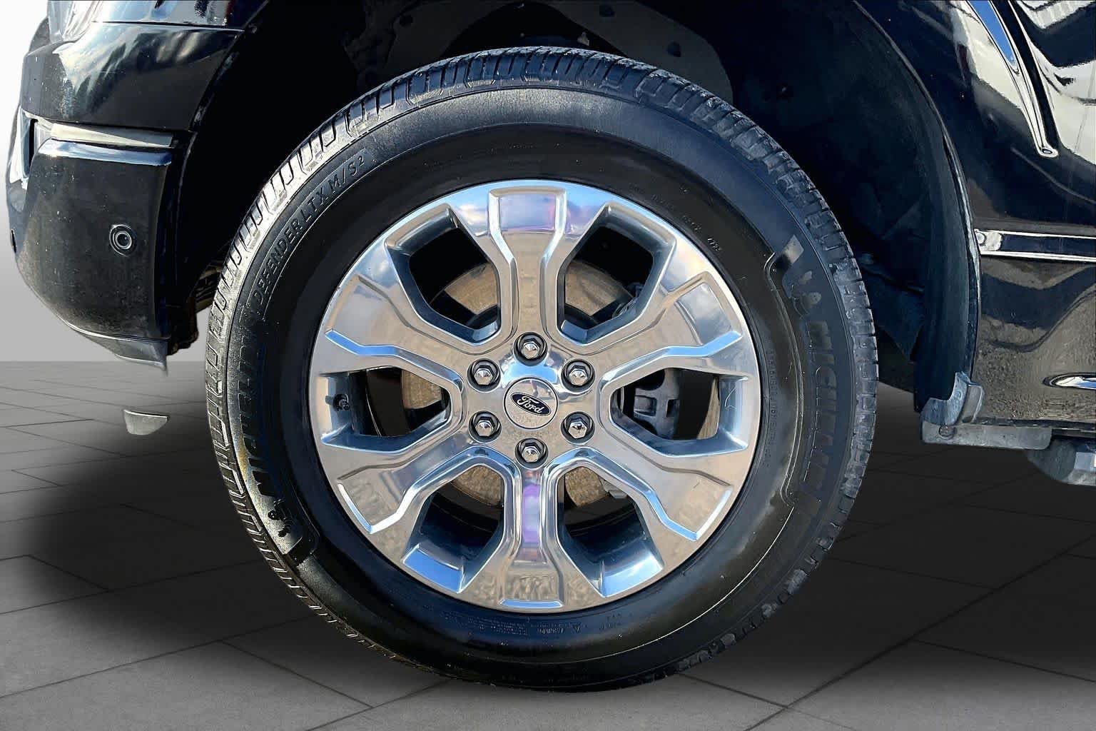 Used 2022 Agate Black Ford Platinum image 10