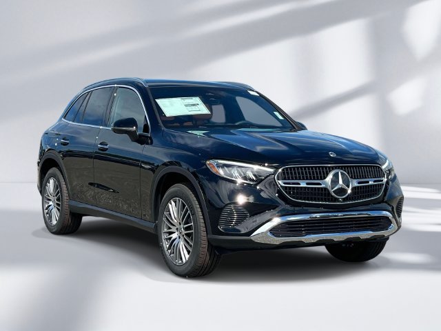 New 2027 Black Mercedes-Benz GLC 300 image 3