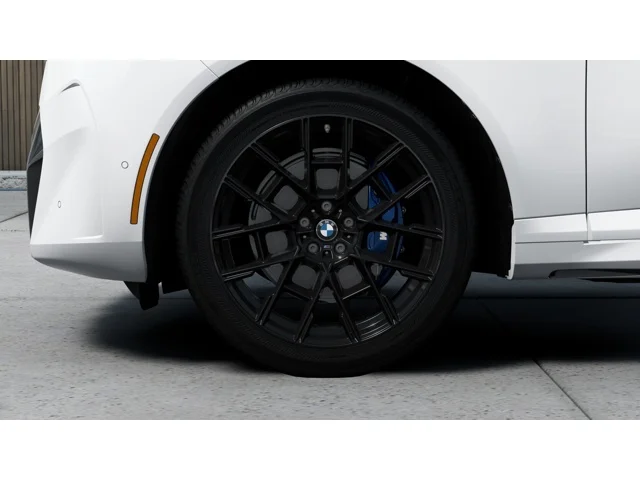 New 2027 Mineral White Metallic BMW 40 xDrive image 7