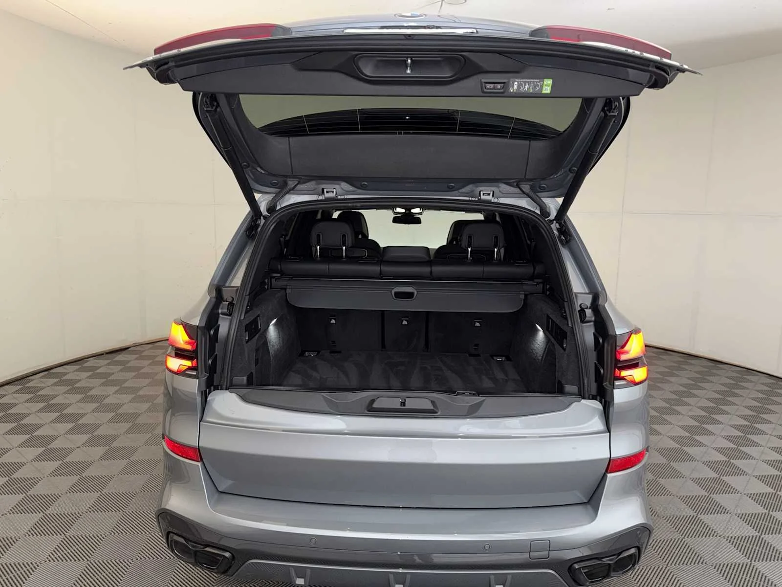 2026 BMW X5 M60i - Photo 22