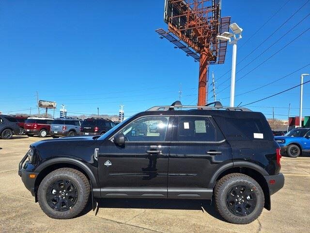 New 2025 Shadow Black Ford Outer Banks® image 2