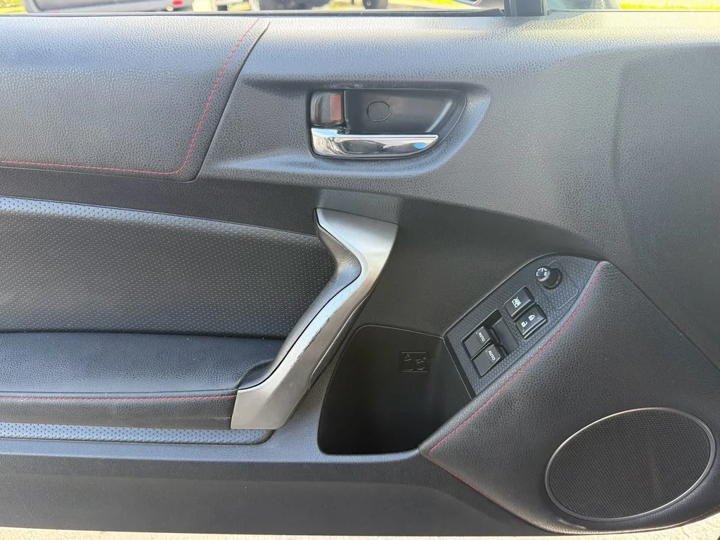Used 2014 Raven Black Scion Base image 27