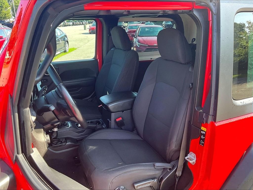 Used 2021 Red Jeep Sport S image 10