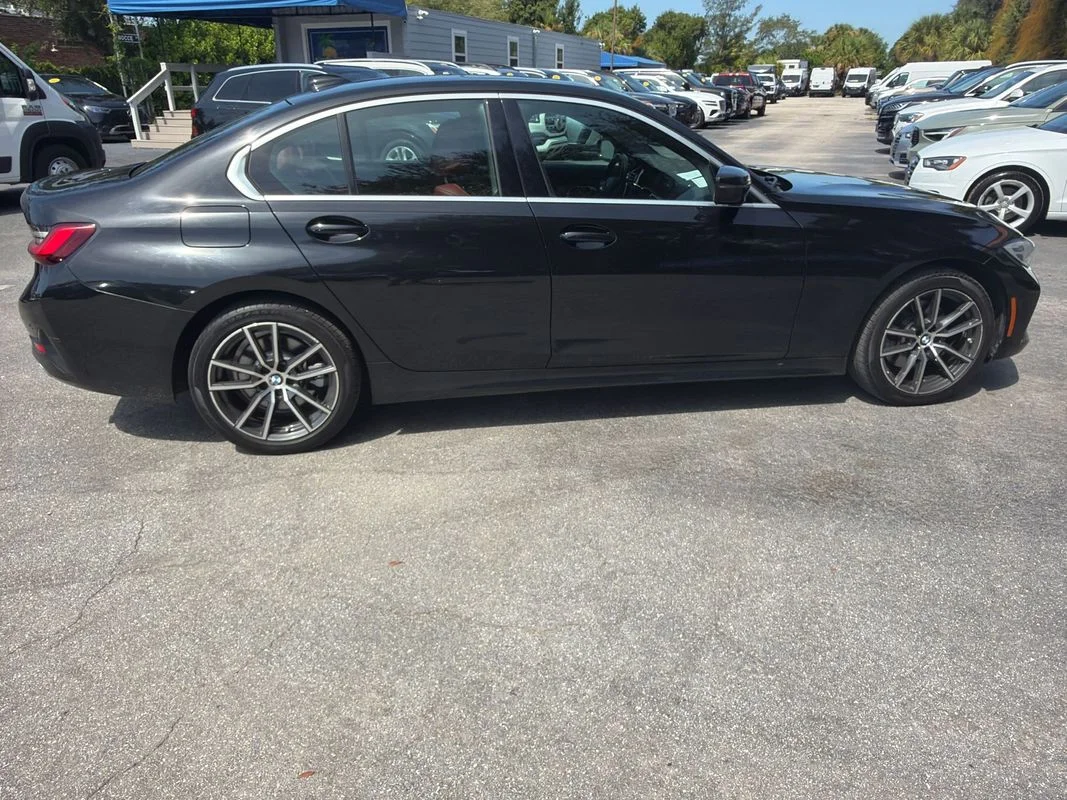 Used 2022 Black BMW xDrive image 6