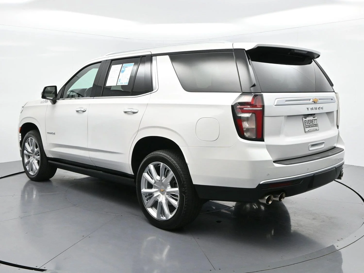 Used 2021 IRIDESCENT PEARL TRICOAT Chevrolet High Country image 5