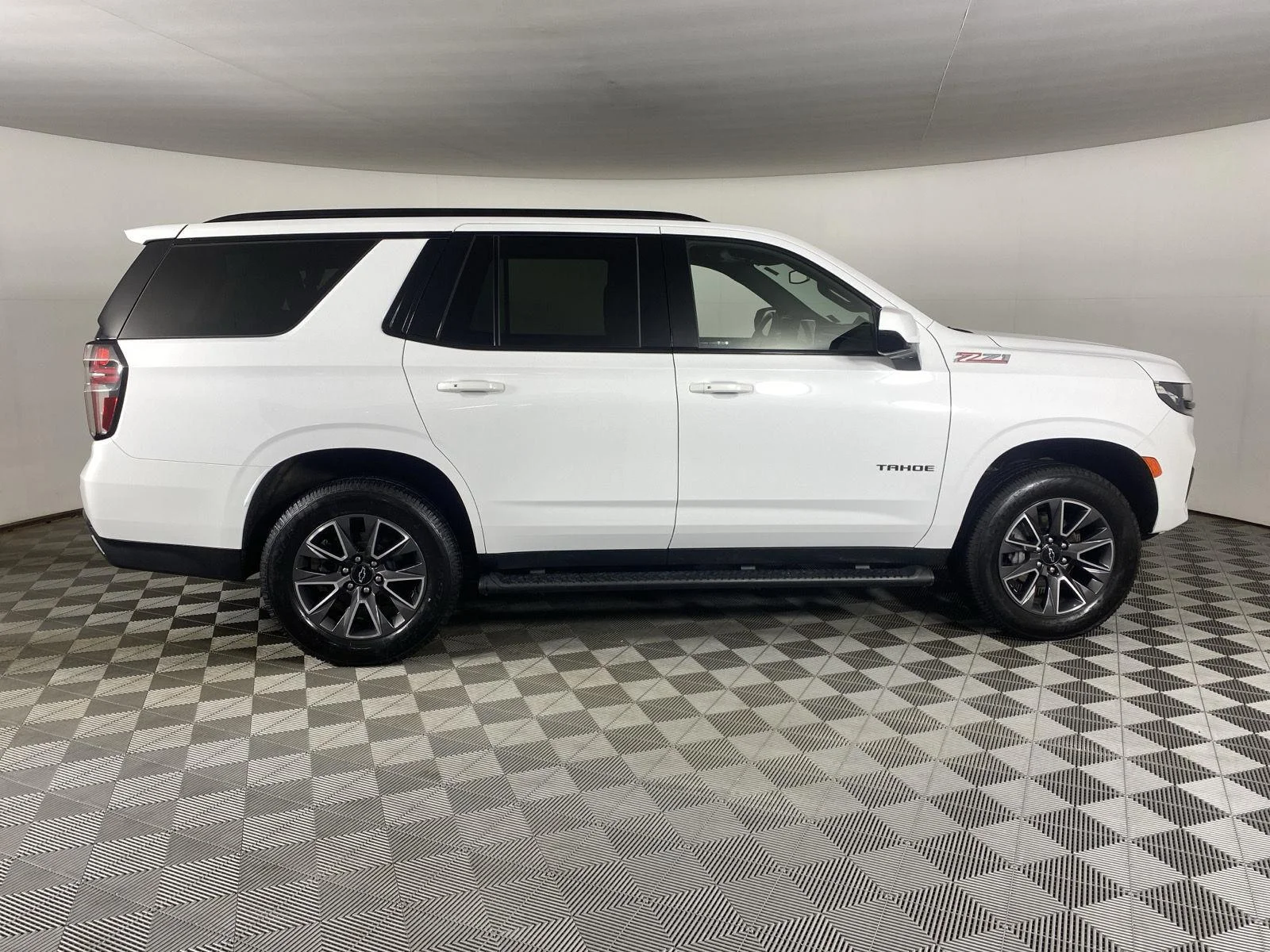 Used 2023 Summit White Chevrolet Z71 image 8