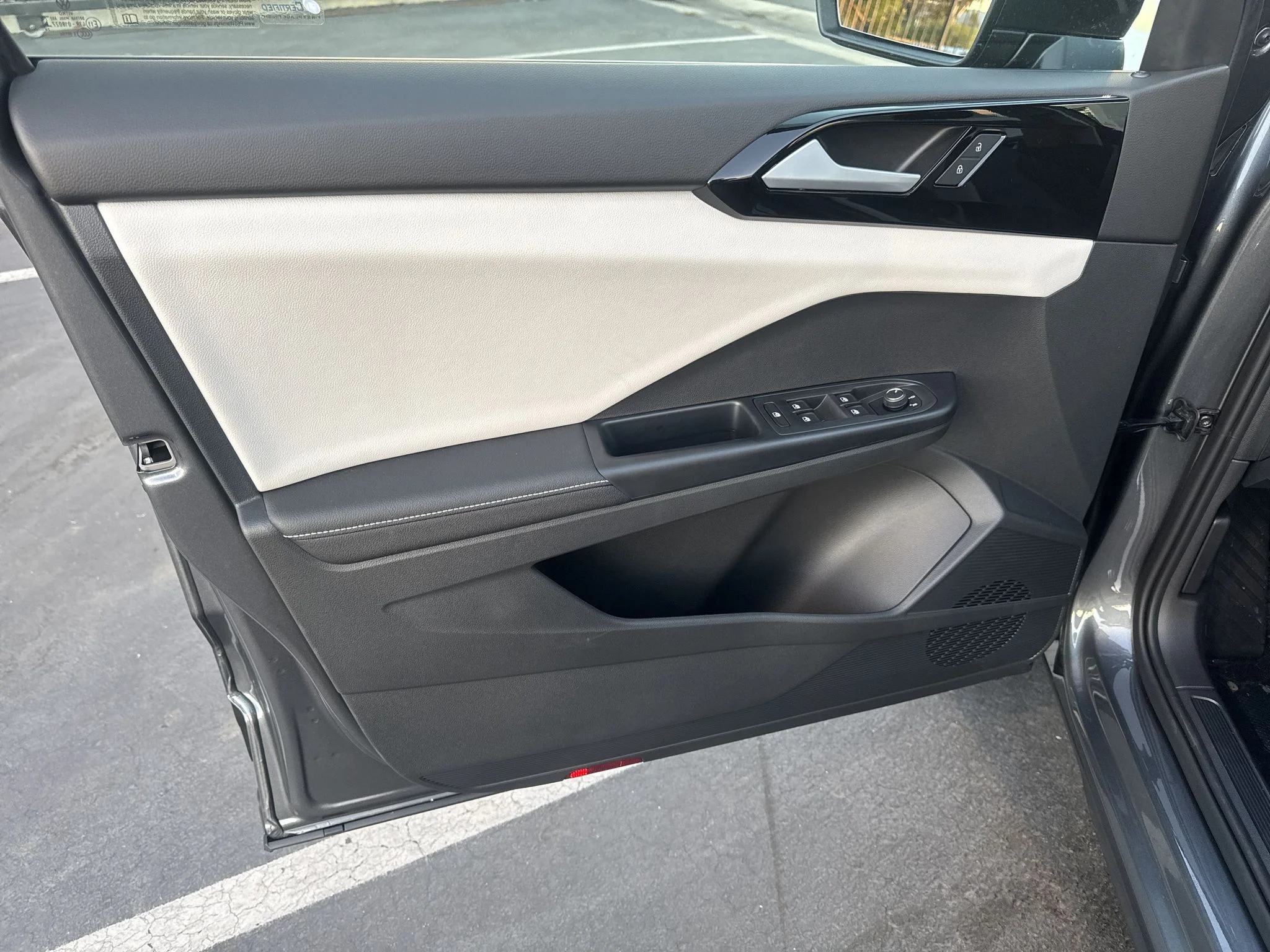 New 2027 Platinum Gray Metallic Volkswagen S image 11
