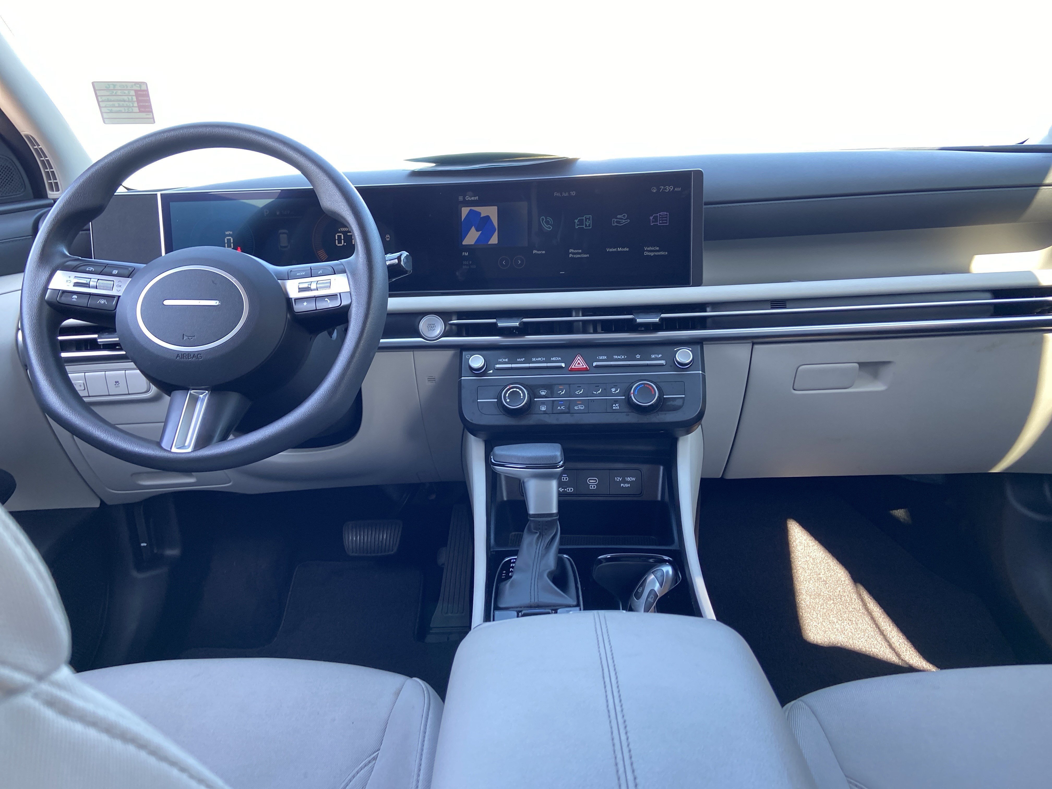 Used 2025 Phantom Black Hyundai SE image 15