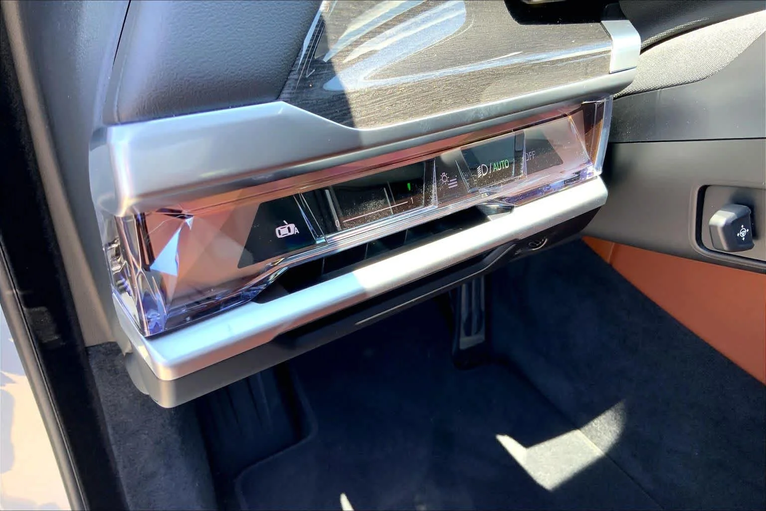 New 2026 Brooklyn Grey Metallic BMW 750e xDrive image 17