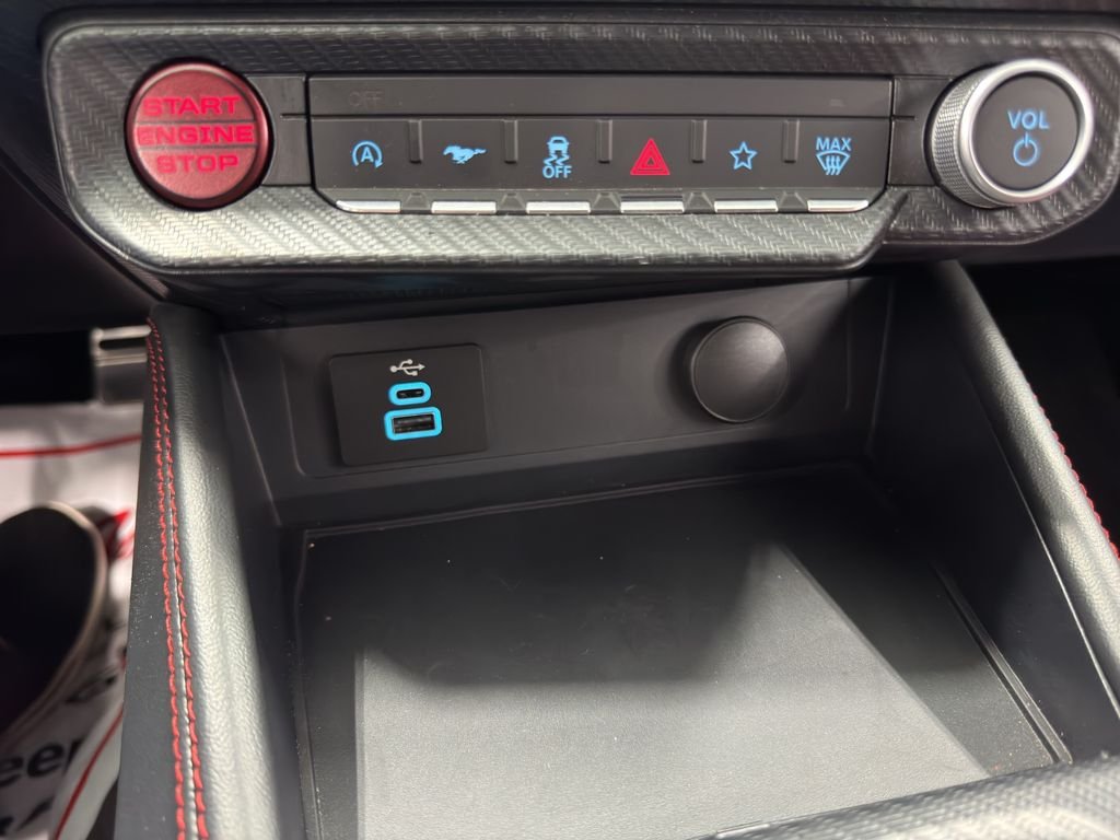 Used 2025 Wimbledon White Ford GT Premium image 34