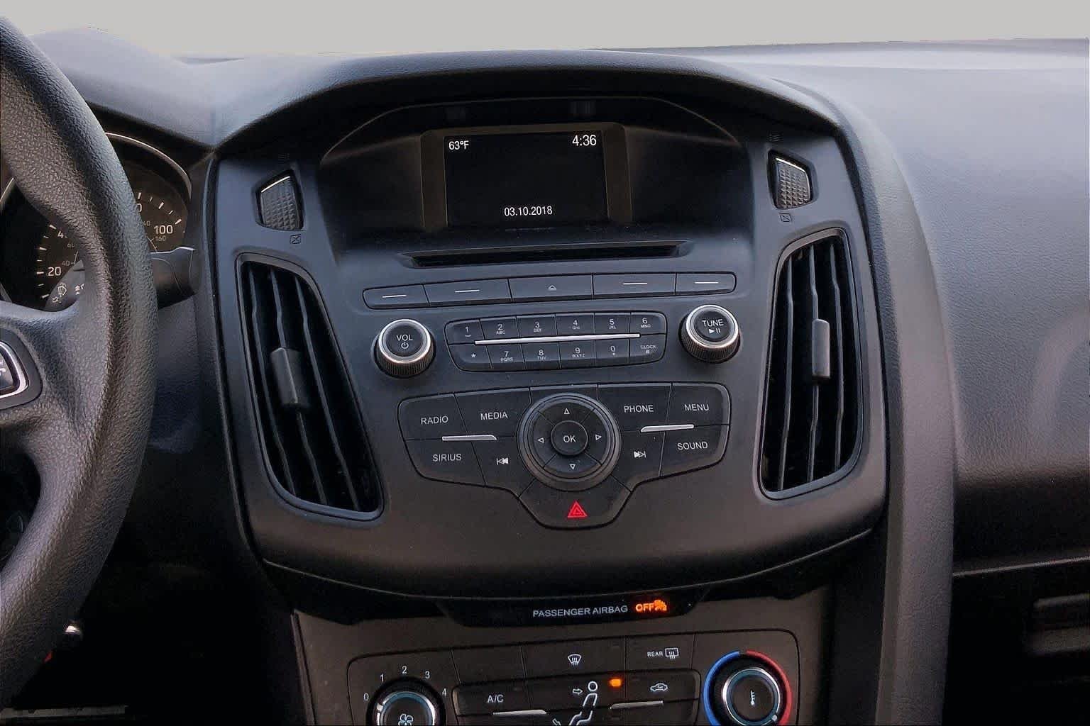 Used 2017 Oxford White Ford SE image 7