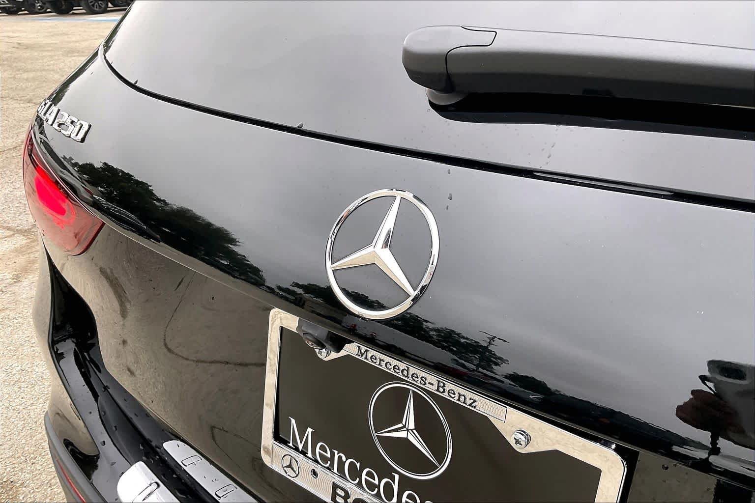Used 2026 Cosmos Black Metallic Mercedes-Benz GLA 250 image 30
