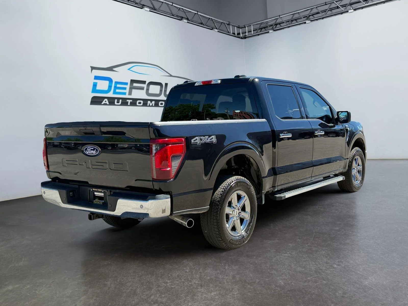 Used 2025 Agate Black Ford XLT image 3