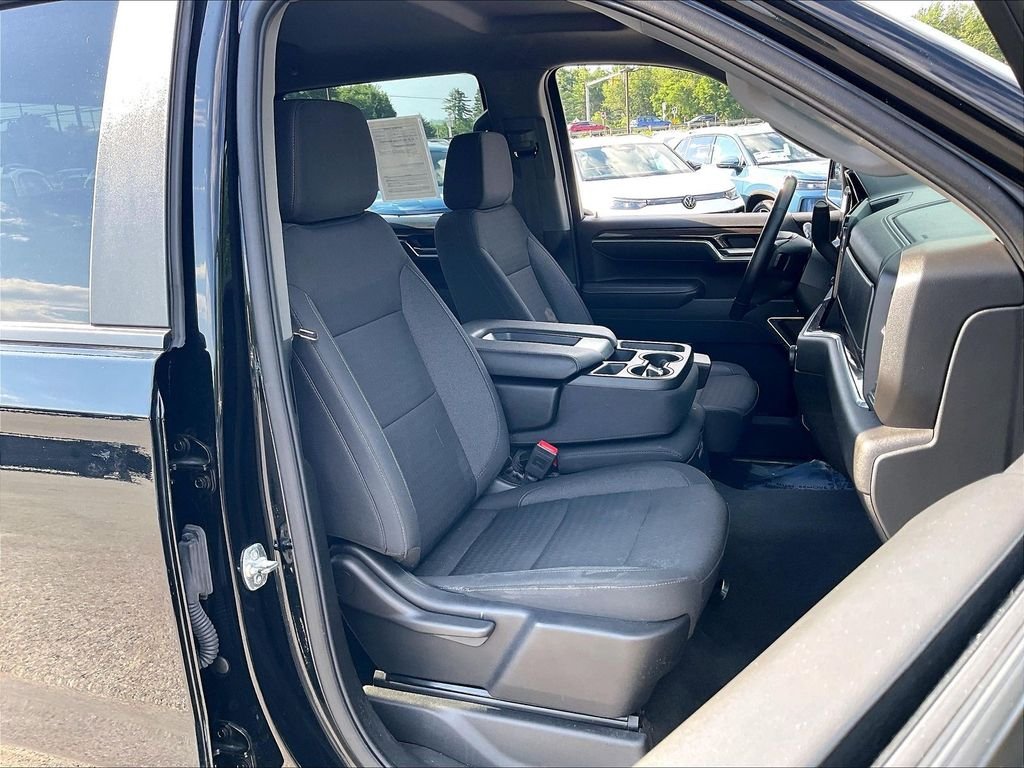 Used 2025 Black Chevrolet LT image 10