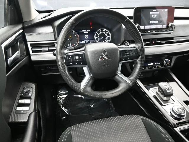 Used 2022 Black Mitsubishi ES image 17