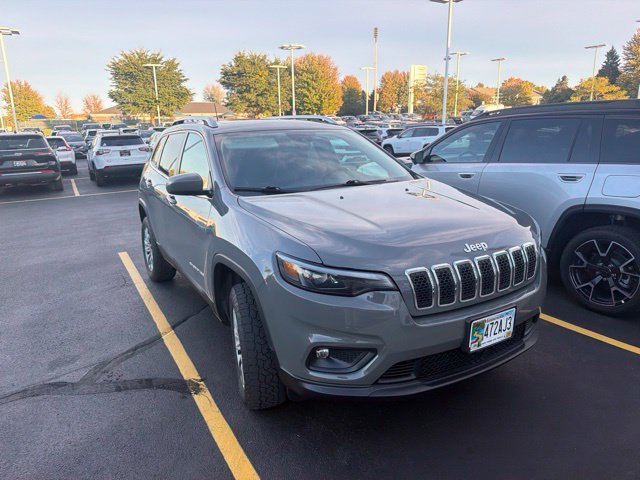 Used 2021 Gray Jeep Latitude Lux image 1