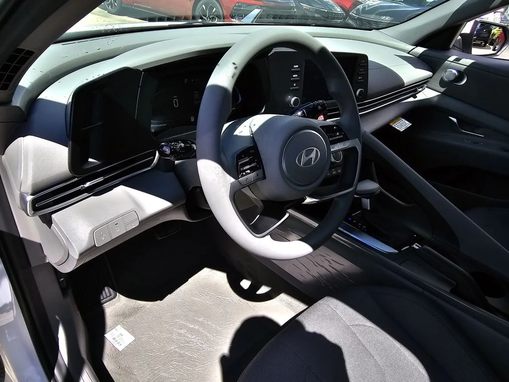 New 2026 White Hyundai SE image 22