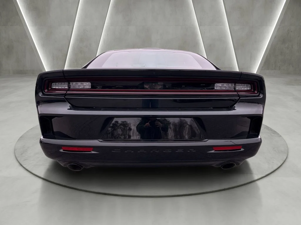 New 2026 Diamond Black Crystal Pearlcoat Dodge R/T image 4