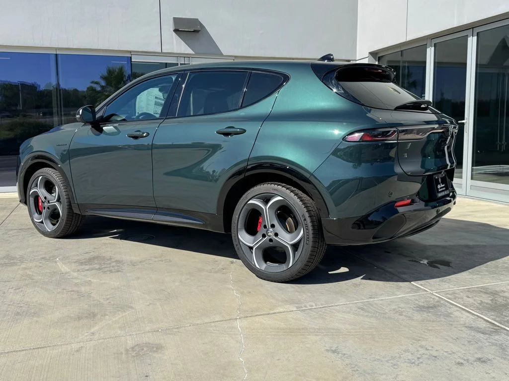 New 2026 Verde Monza Alfa Romeo Veloce image 5