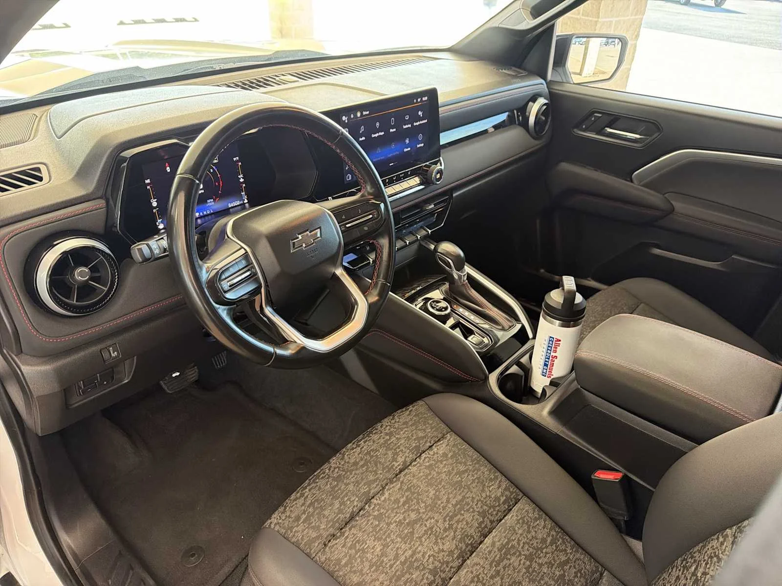 Used 2023 SUMMIT WHITE Chevrolet 4WD Z71 image 10