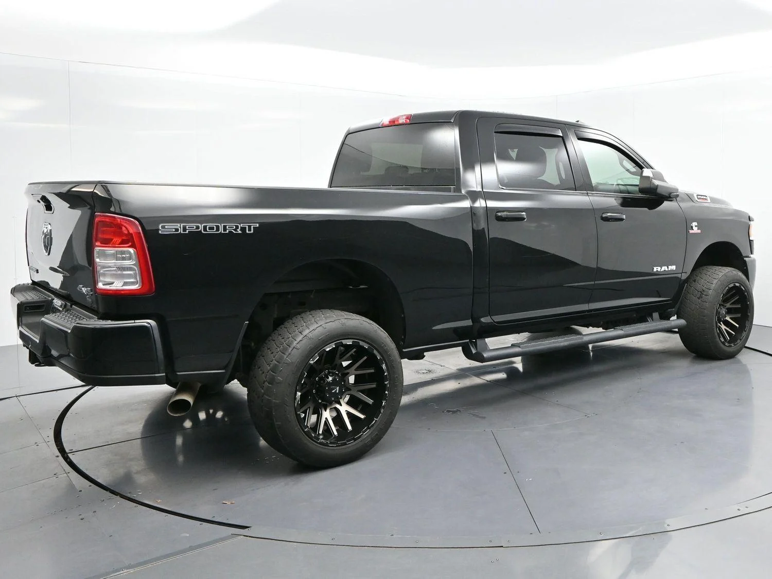 Used 2022 Diamond Black Crystal Pearlcoat Ram Big Horn image 7