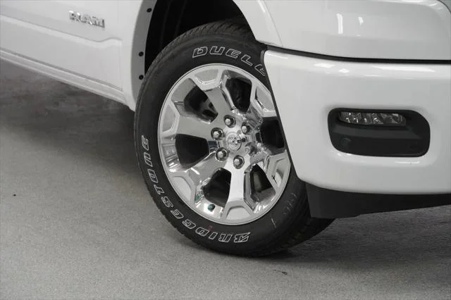 New 2025 Bright White Clear-Coat Exterior Paint RAM BIG HORN image 3