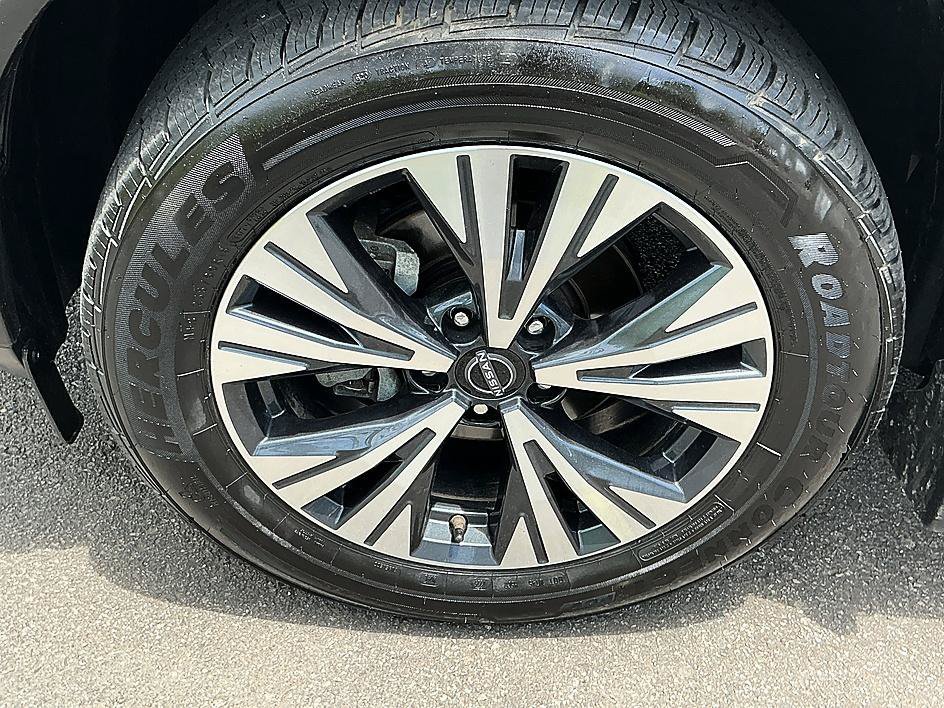 Certified Used 2023 Pearl White Tricoat Nissan SV image 10