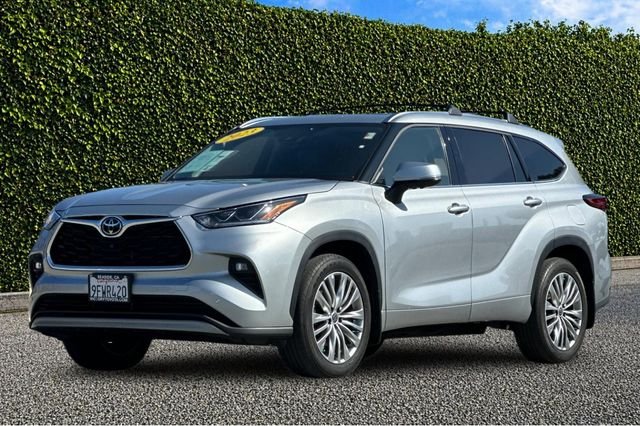 Used 2023 Silver Toyota Platinum image 8