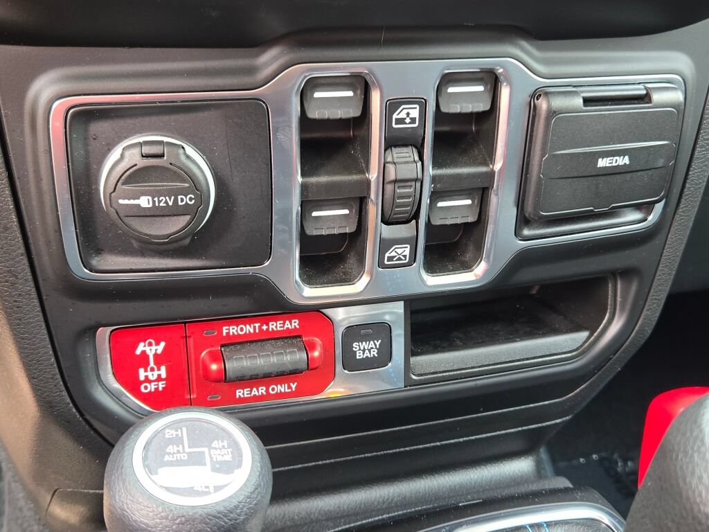 Used 2022 White Jeep Unlimited Rubicon 4xe image 31