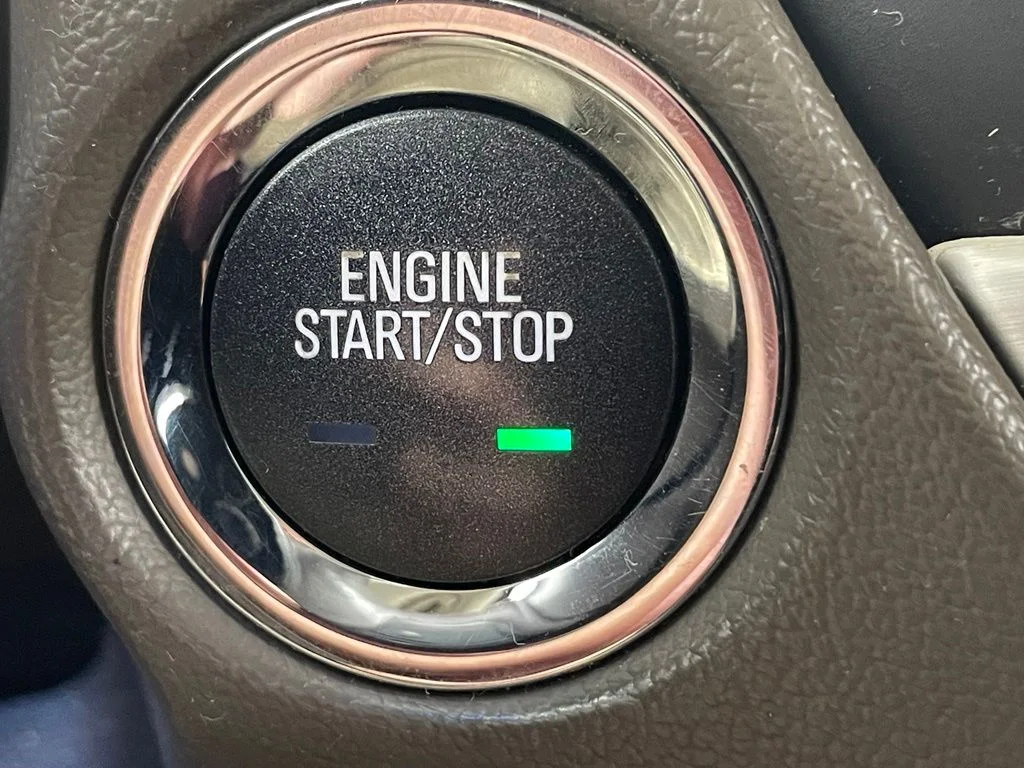 Used 2015 Gray GMC Denali image 39