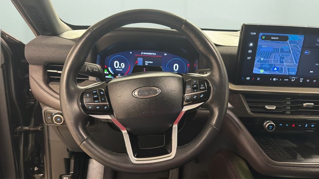 Used 2025 Black Ford Platinum image 12