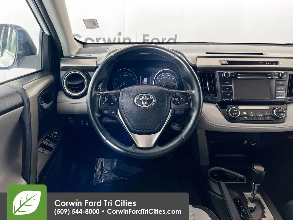 Used 2017 Super White Toyota XLE image 25