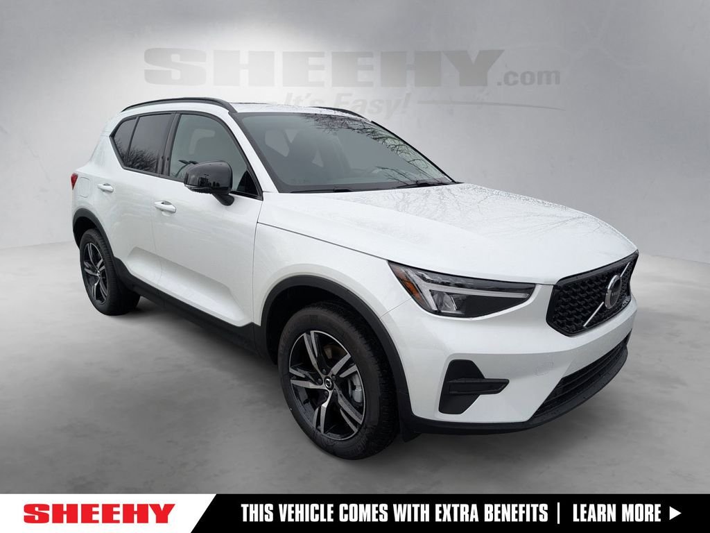 2026 Volvo XC40 B5 Core Dark AWD's photo