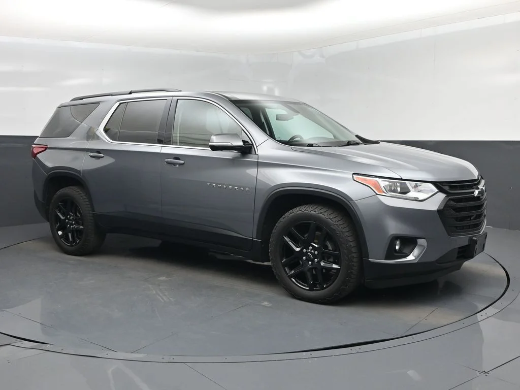 Used 2019 Gray Chevrolet 3LT image 1