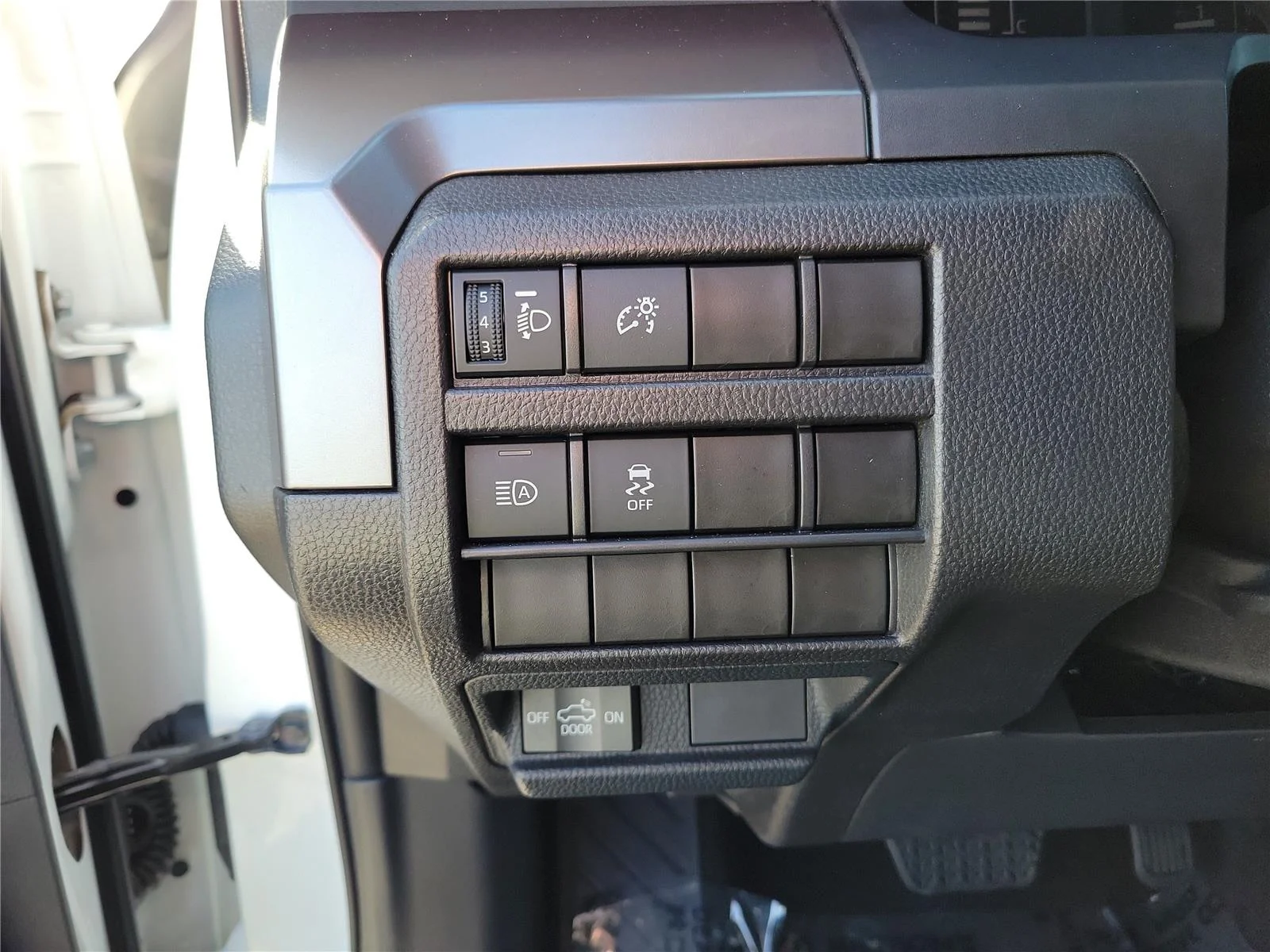 Used 2025 Ice Cap Toyota SR5 image 14