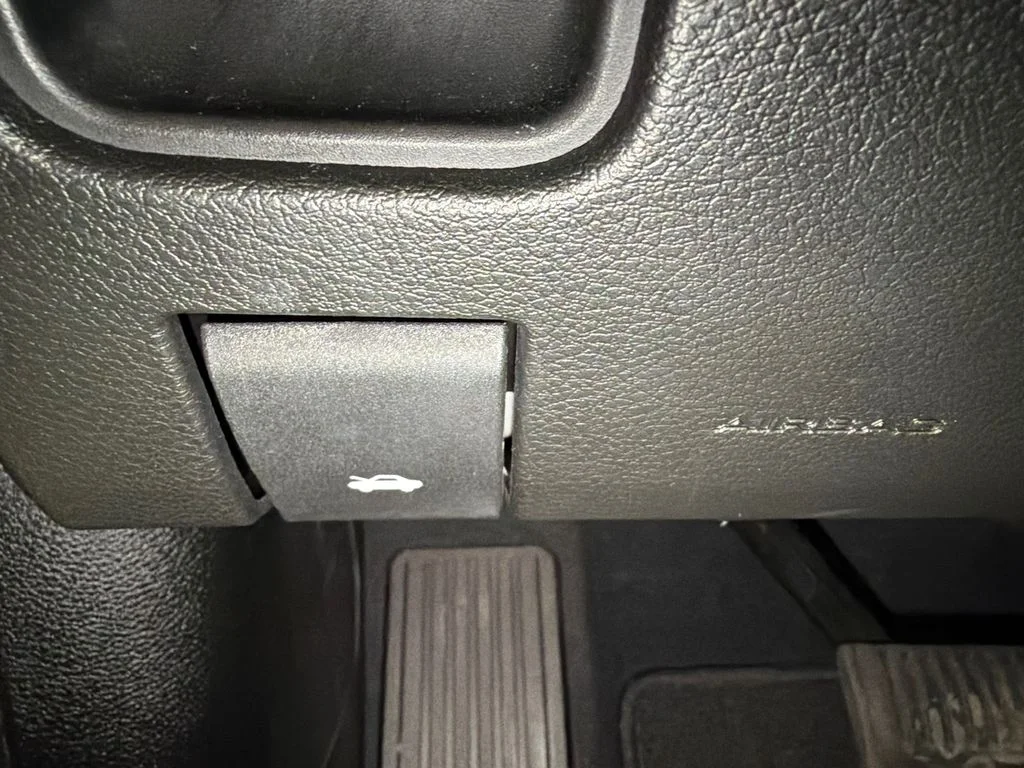 Used 2022 Diamond Black Crystal Pearlcoat Jeep 4xe image 23