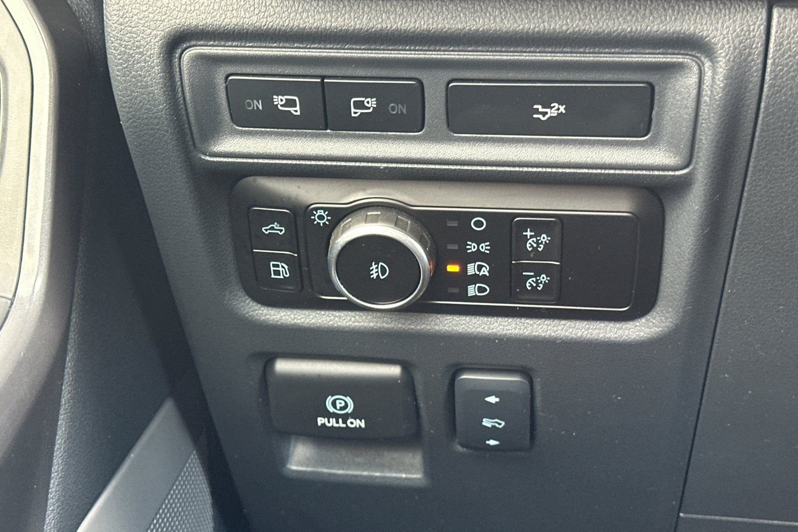 Used 2024 White Ford Lariat image 29