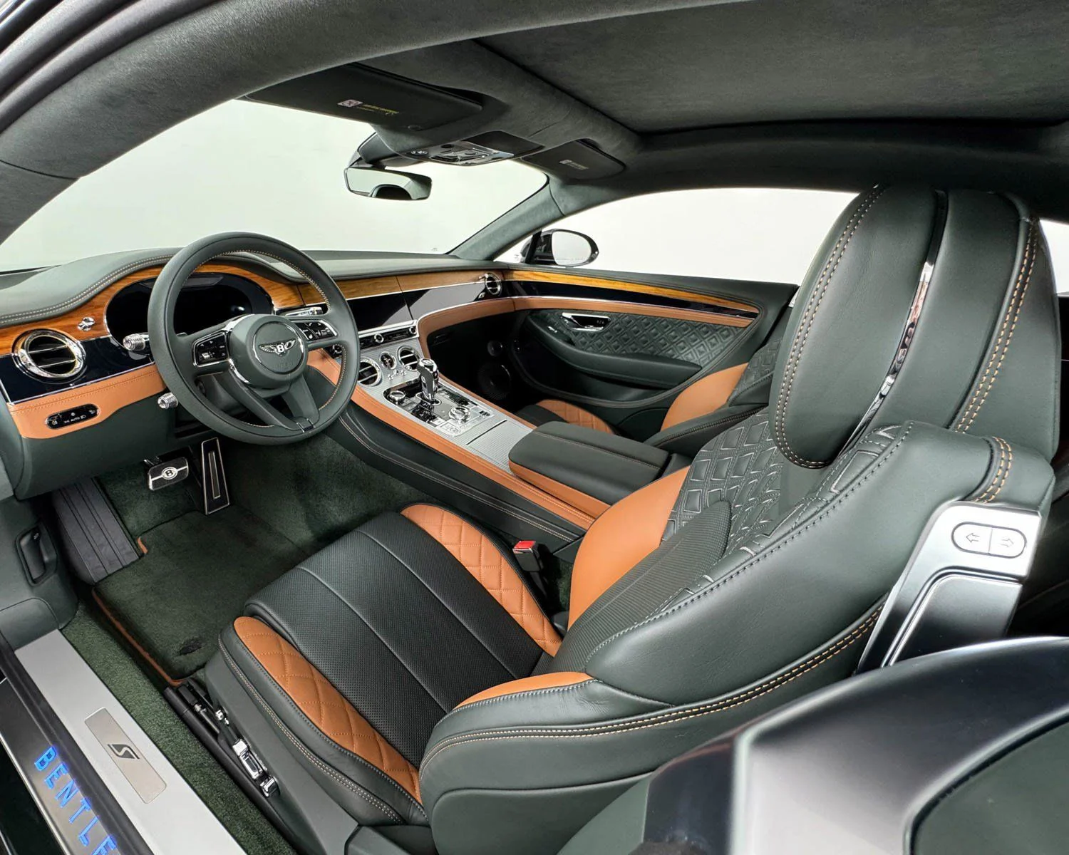 Used 2024 Green Bentley V8 S image 18