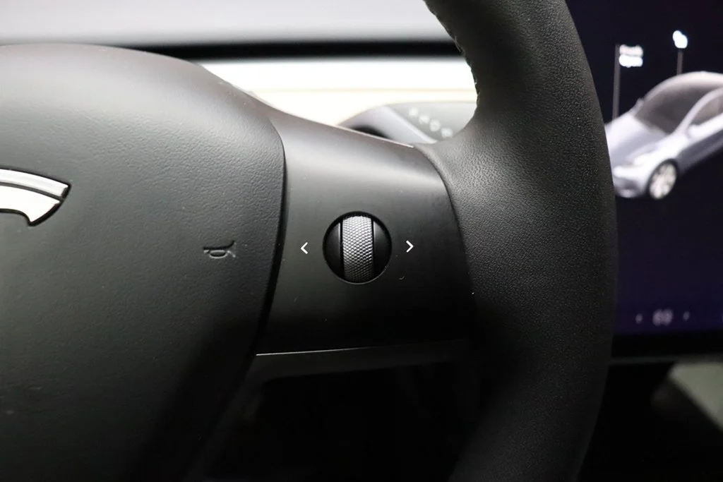 Used 2020 Solid Black Tesla Long Range image 49