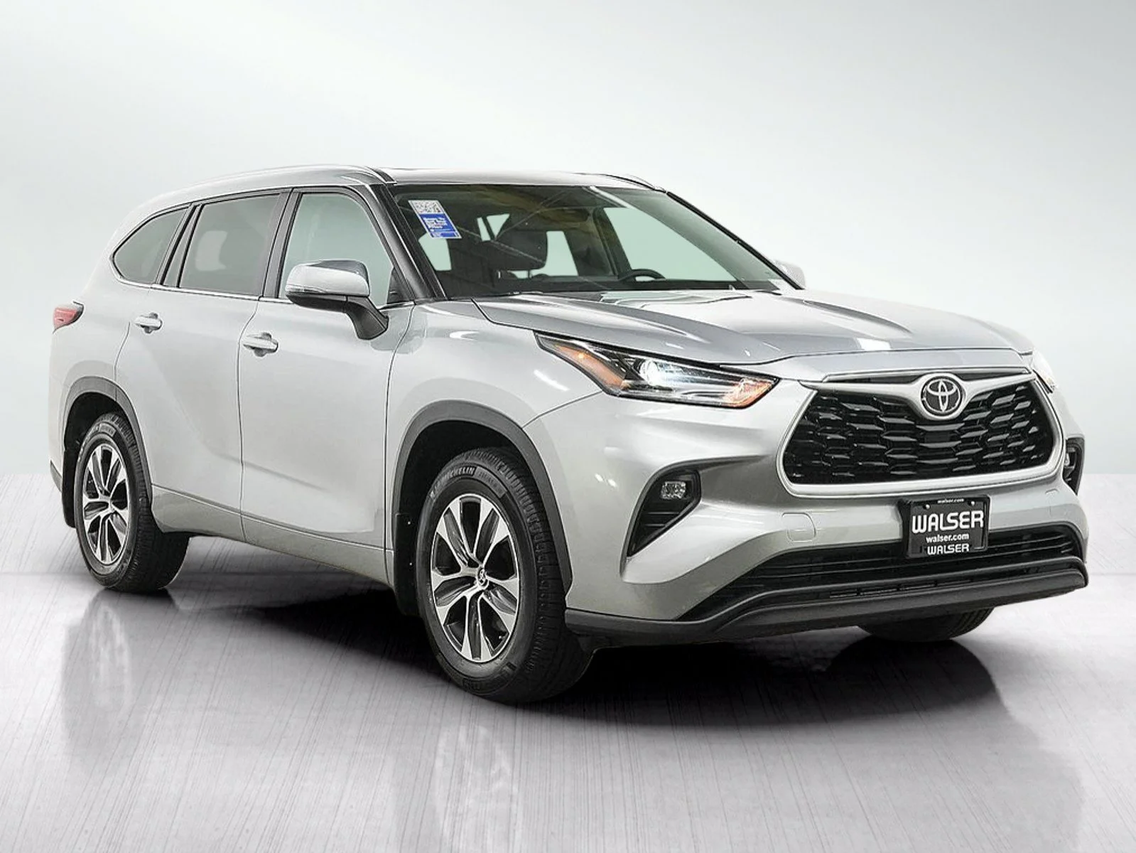 Used 2021 Celestial Silver Metallic Toyota XLE image 7