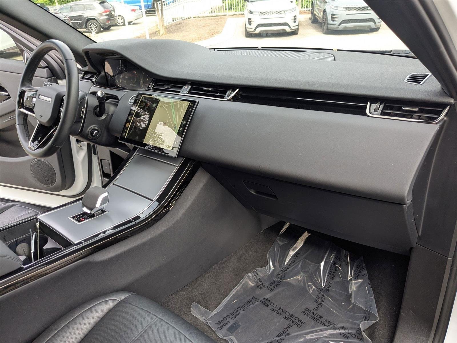 Used 2024 Fuji White Land Rover Core S image 32