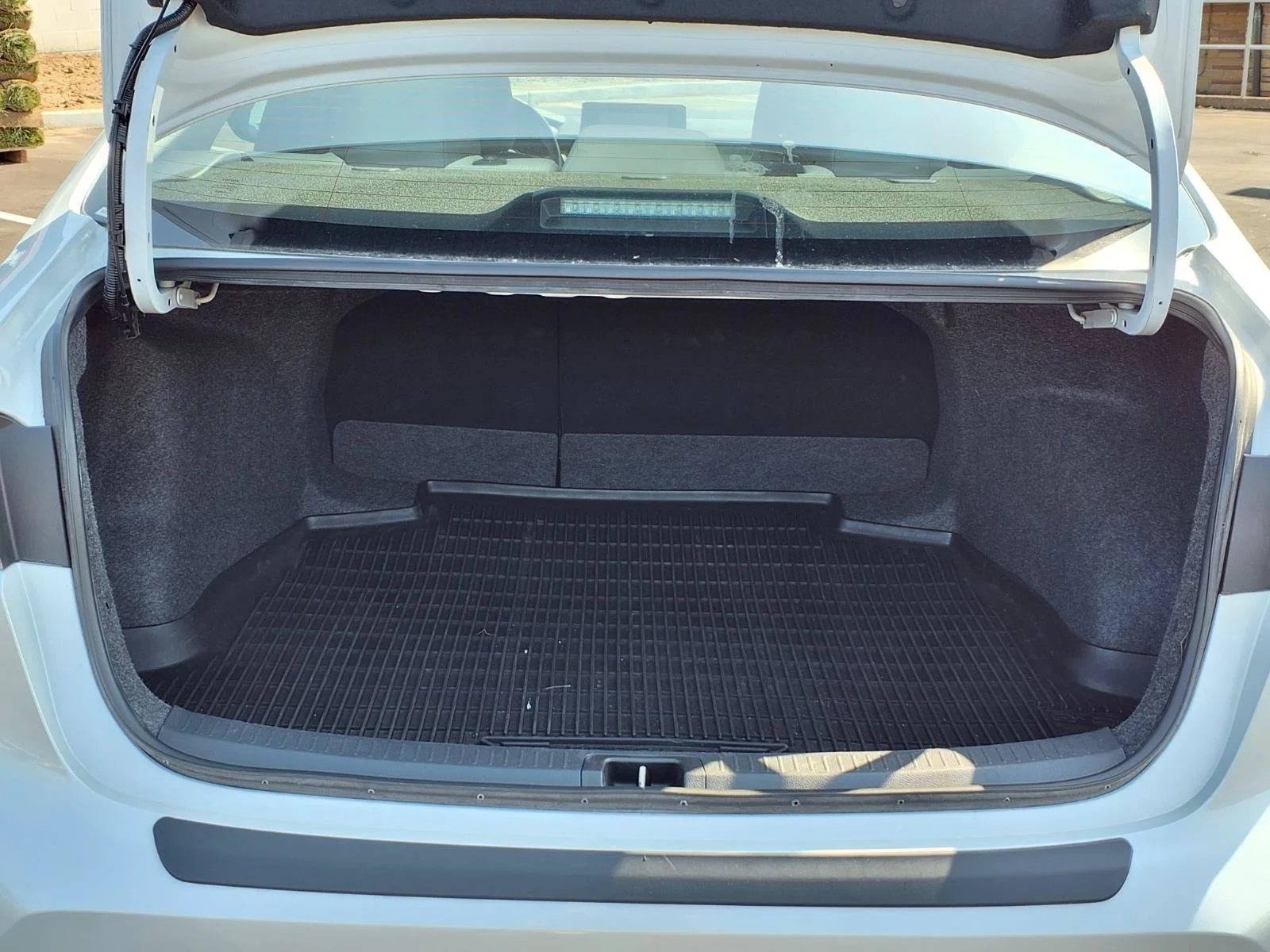 Certified Used 2025 Pearl Toyota LE image 23