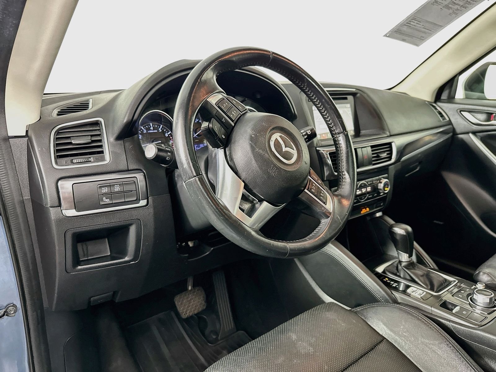 Used 2016 Blue Reflex Mica Mazda Grand Touring image 9