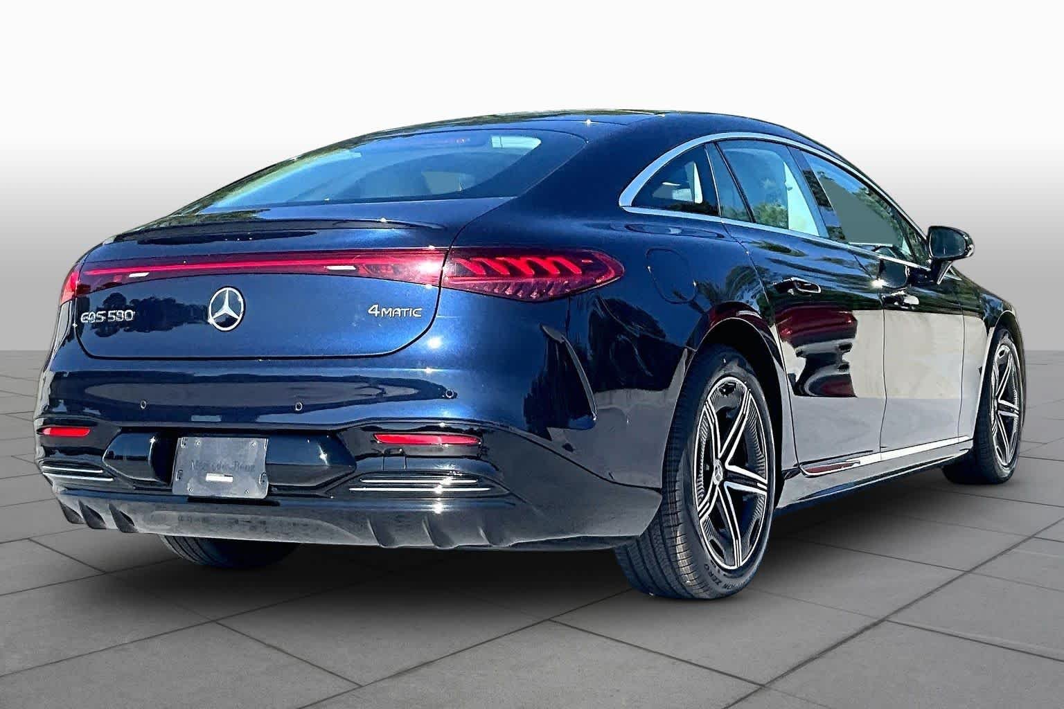 Used 2022 Nautical Blue Metallic Mercedes-Benz EQS 580 image 12