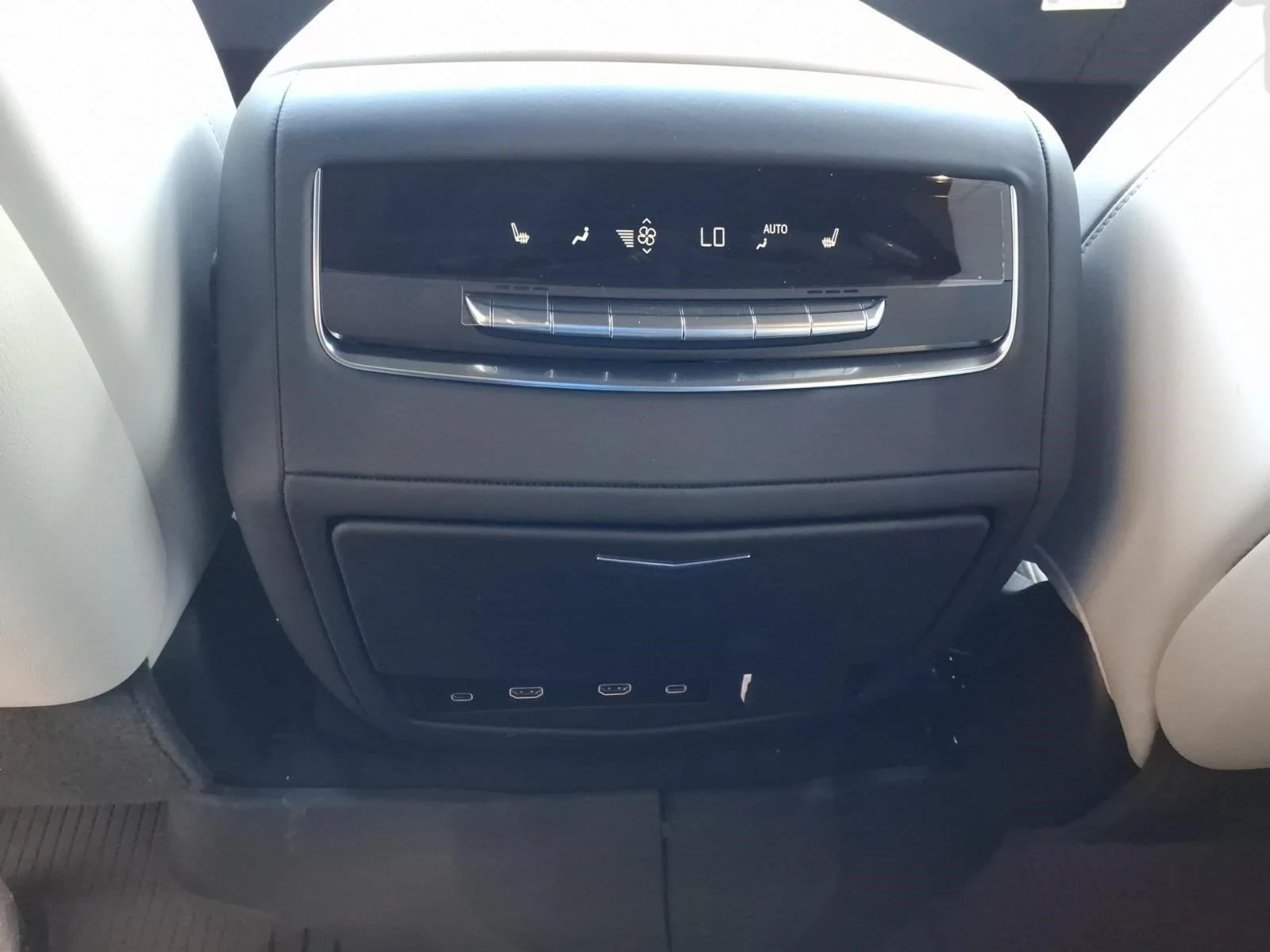2026 Cadillac Escalade Platinum Luxury - Photo 66