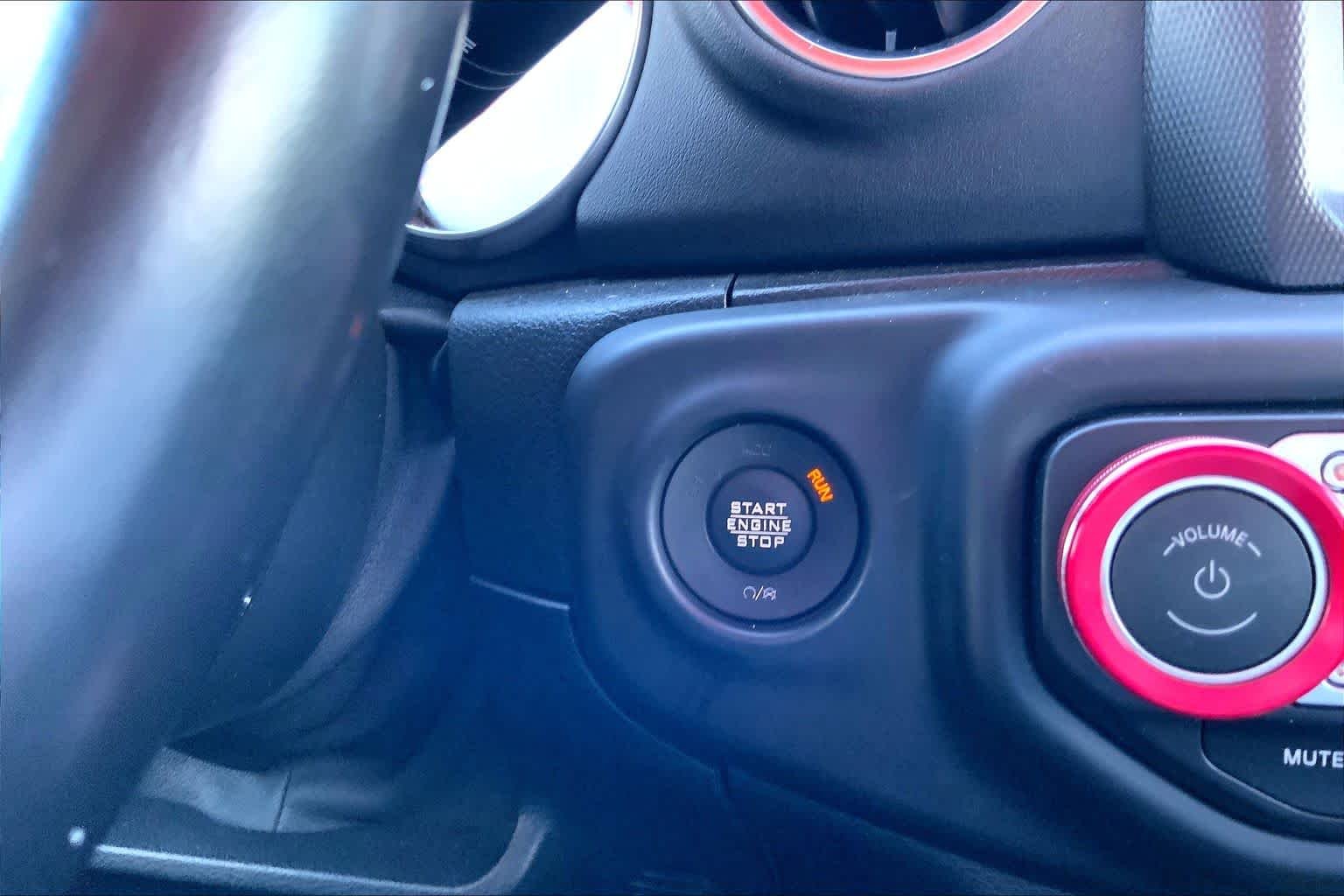 Used 2020 Black Clearcoat Jeep Recon image 65